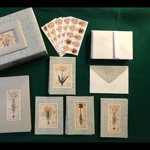 Floral stationery with journal and decorative box
